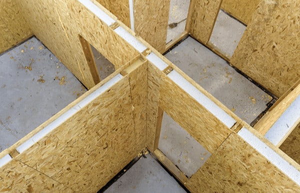 Building with composite walls